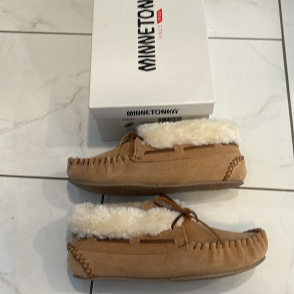 Minnetonka Chrissy Moc slipper - Picture 2 of 2
